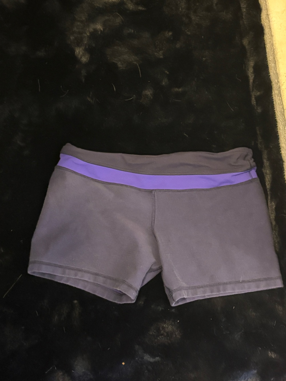 Lululemon shorts size 10
